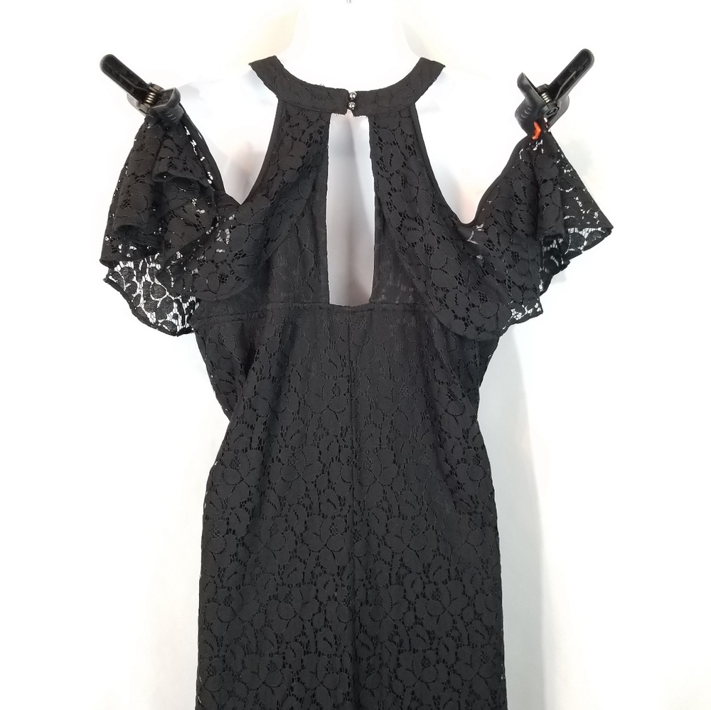 Candie's Cold Shoulder Lace Dress - Picture 4 of 8
